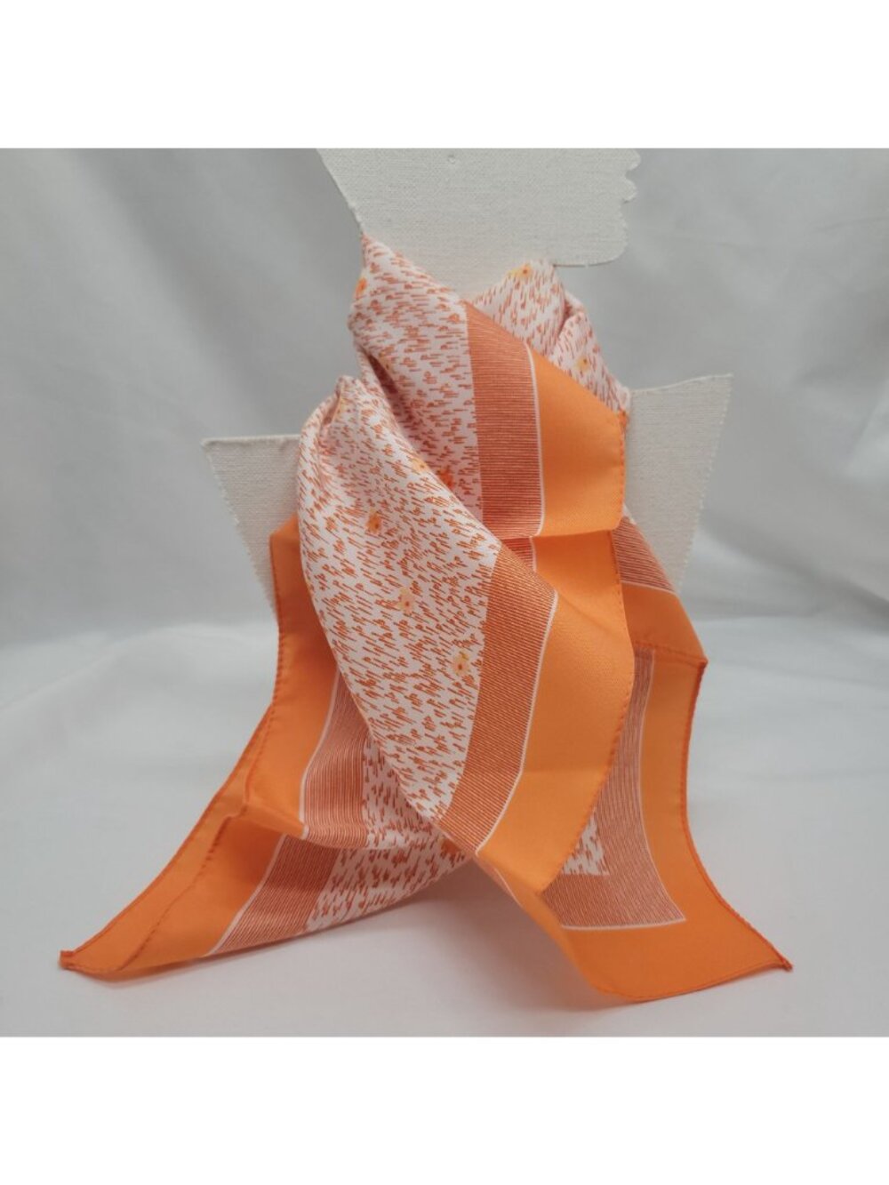 Vtg Orange & White Geometric Floral Scarf 20" Square Made In Italy Polyester - Picture 2 of 13